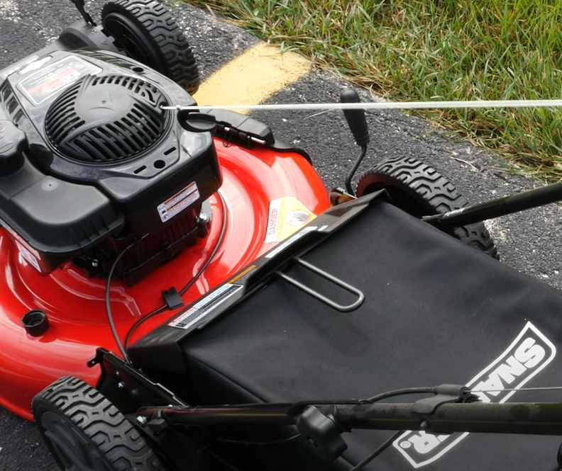 Starting Your Mower with a Prime ‘N Pull™ System Starting Your Mower with a Prime ‘N Pull™ System